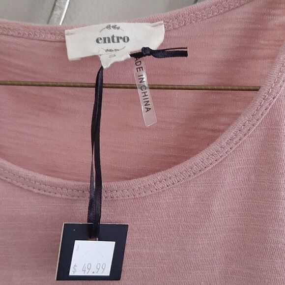 NWT Entro boutique crochet sleeve top - Picture 3 of 5